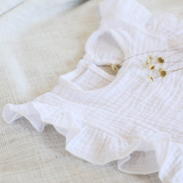 ruffle bib white loui the label